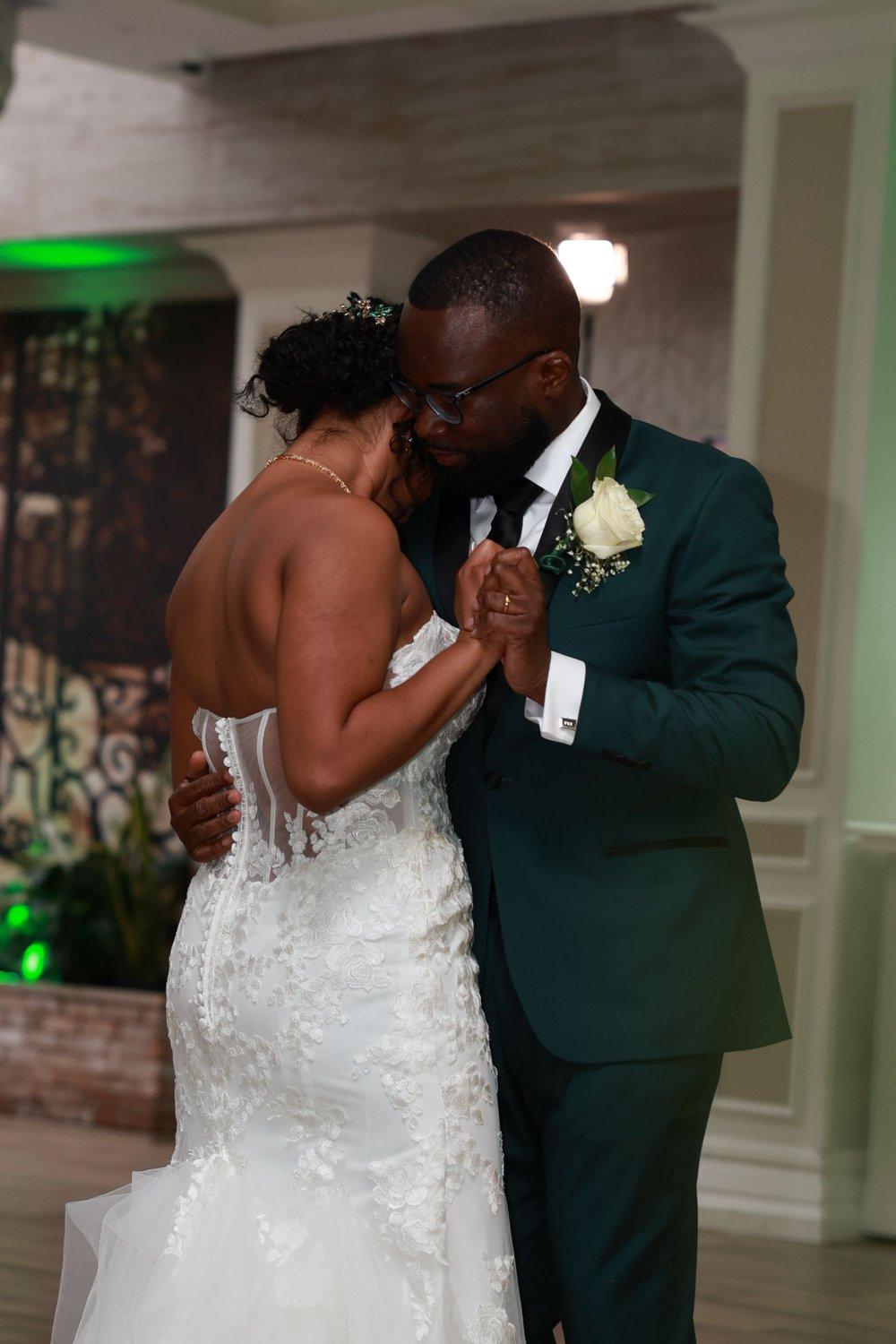 carousel-hero-element image-1